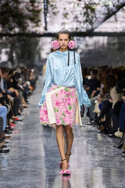 Look 13